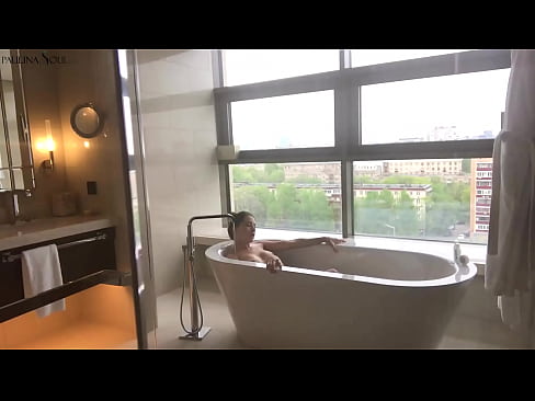 ❤️ Kæmpe babe ondt i sin fisse på badeværelset ️❌ Super sex at da.porngameshub.ru ❌❤